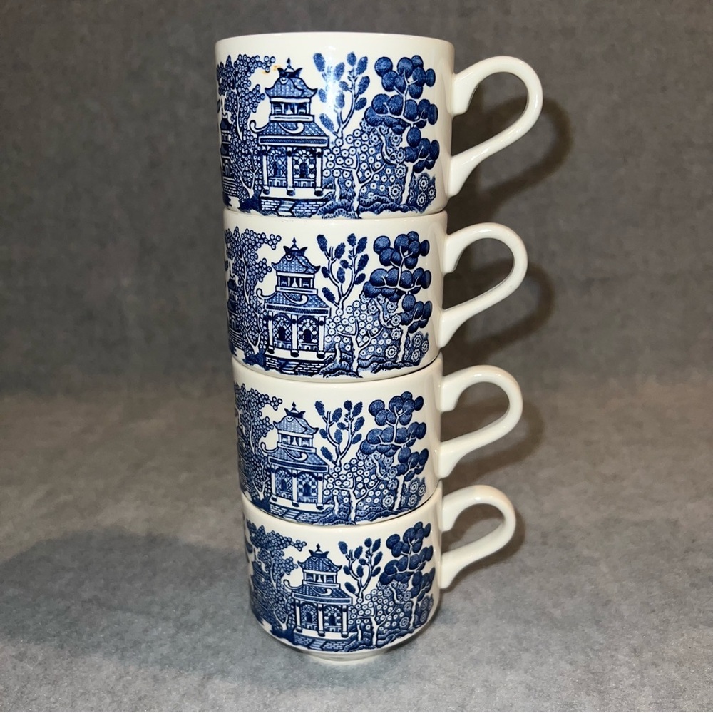 Churchill Blue Willow China Set of 4 Stacking Teacups. Perfect for a Tea Party!!